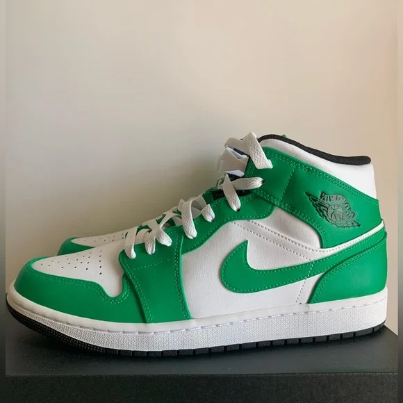 ❌SOLD❌Air Jordan 1 mid lucky green - Picture 5 of 13